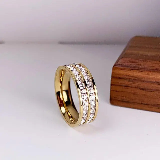 Elegant ring with double zirconia inlay Unique Joyas