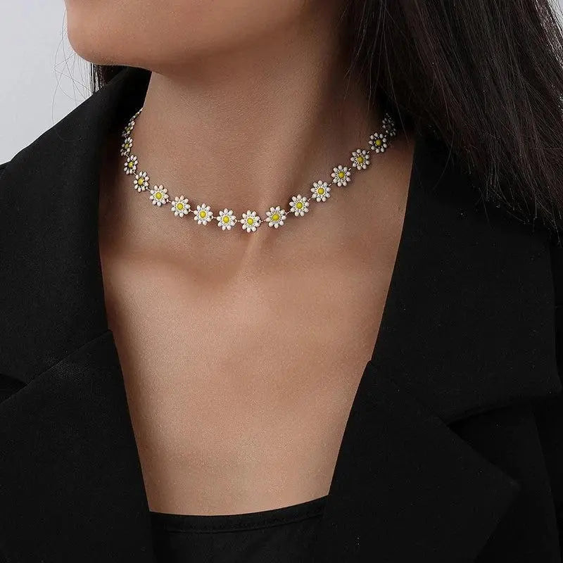 Daisy Necklace in Gold Unique Joyas
