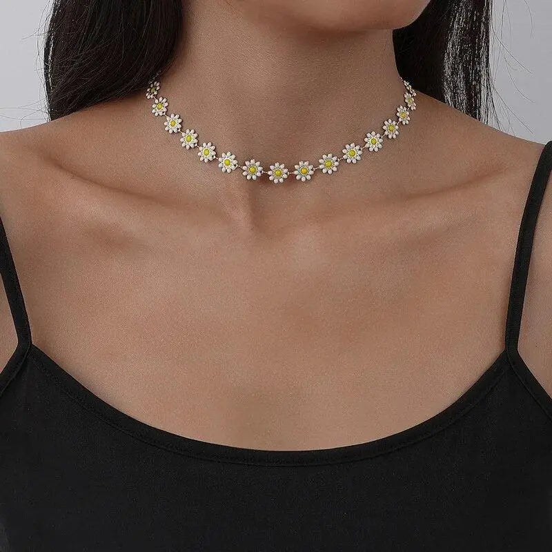 Daisy Necklace in Gold Unique Joyas