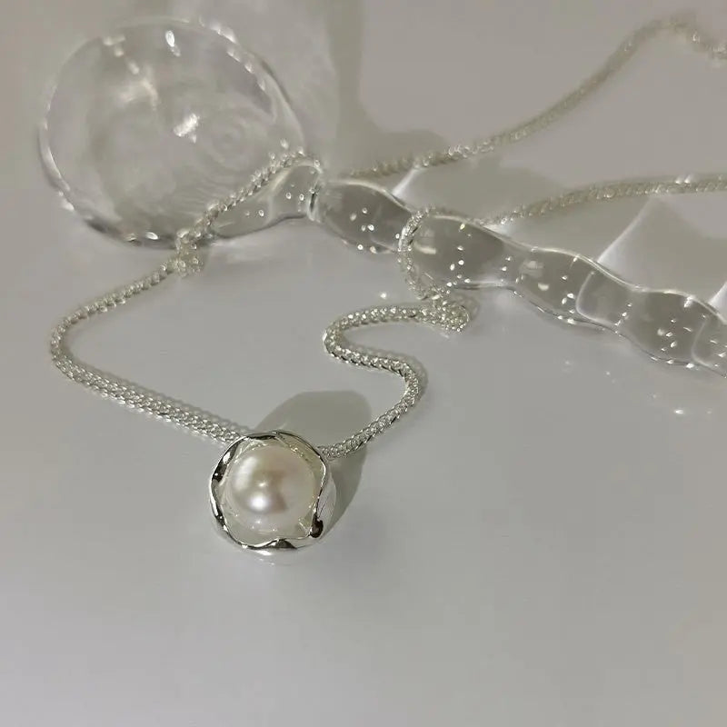 Timeless crystal pendant necklace in silver Unique Joyas
