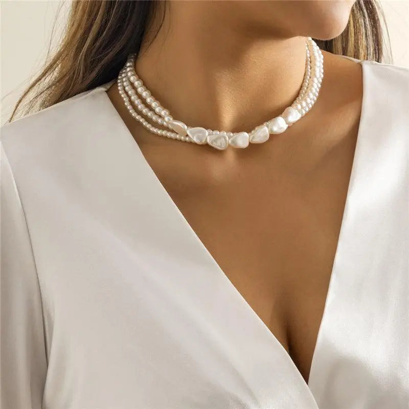White Stone and Pearl Necklace in Gold Claire