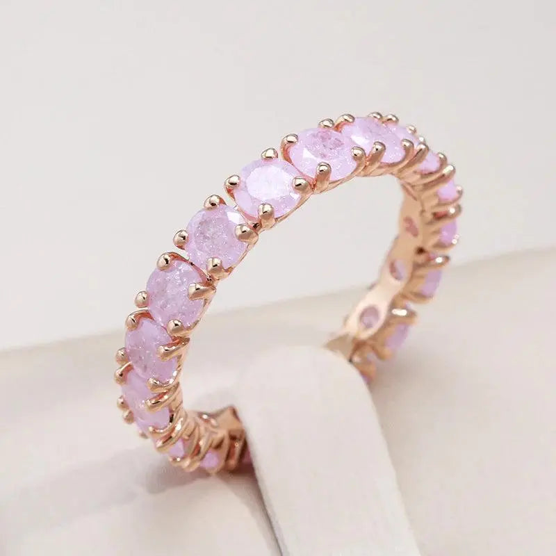 Ring with round stone made of gold Unique Joyas