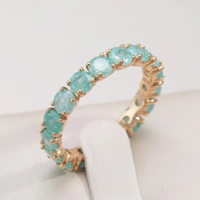 Ring with round stone made of gold Unique Joyas