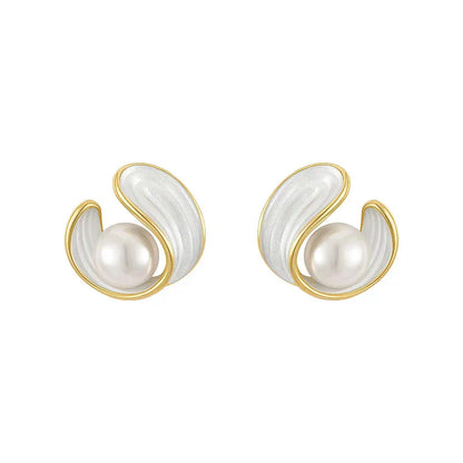 Luxurious white opal earrings with pearls in gold