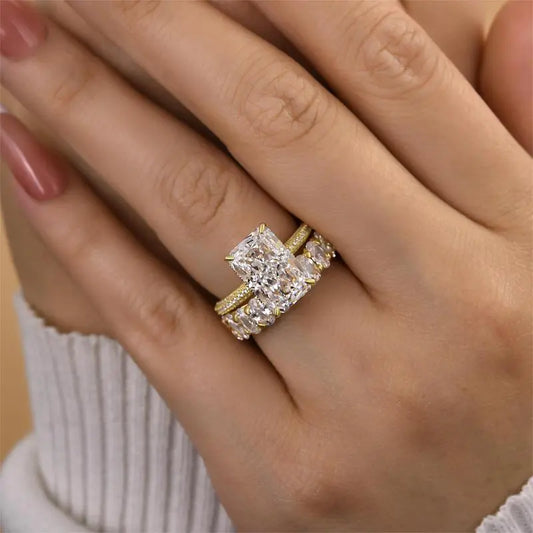 Elegant Cushion Cut Diamond Ring in Gold Unique Joyas