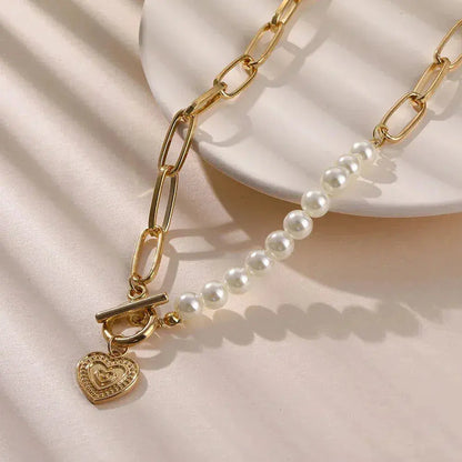Crossed Heart Pendant with Pearls in Gold Claire