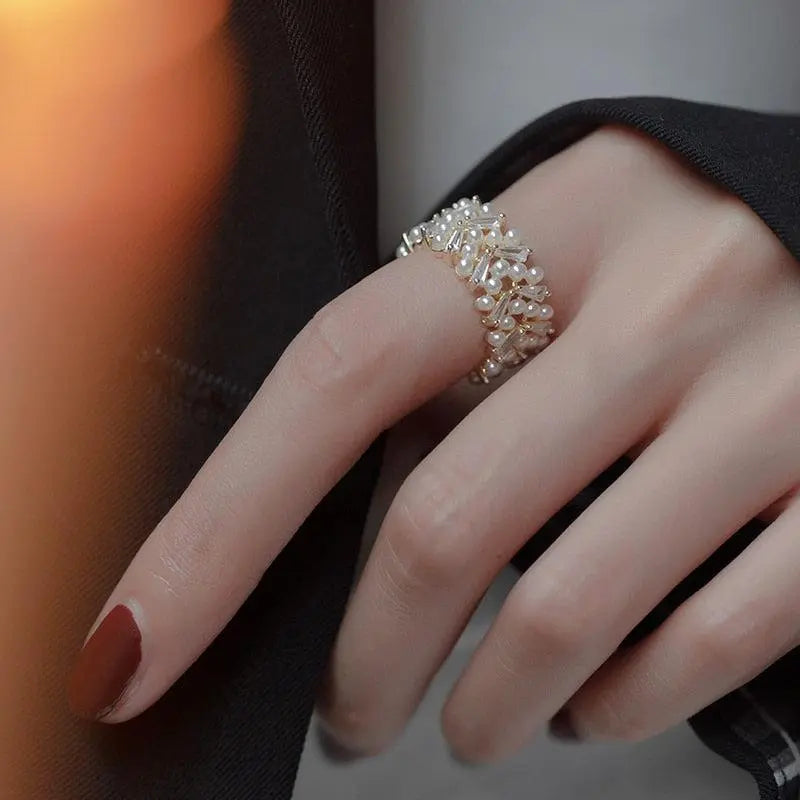Luxurious Pearl Ring in Gold Claire