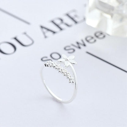Adjustable ring made of 925 sterling silver with hand-painted enamel wildflower design