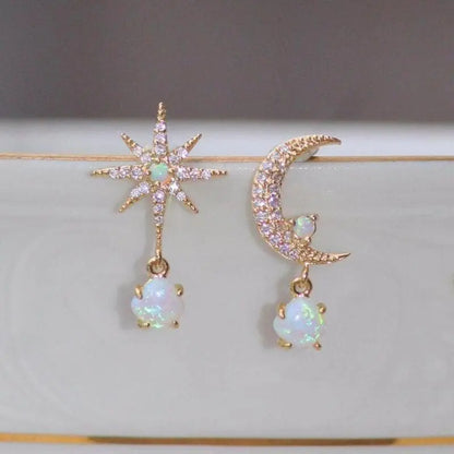 Moon and Star Earrings made of Gold and Opal Unique Joyas