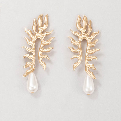 Coral earrings with freshwater pearl