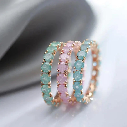 Ring with round stone made of gold Unique Joyas