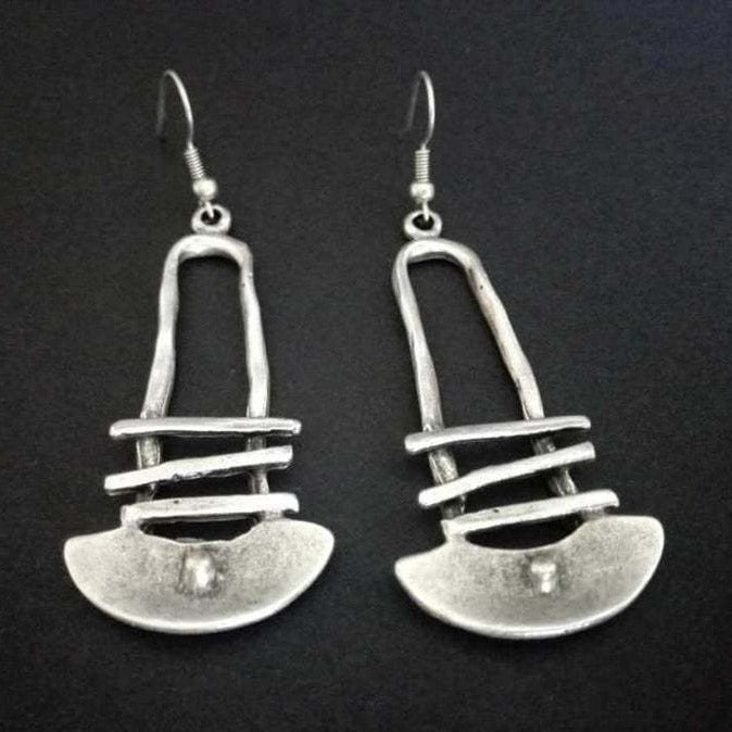 Geometric earrings with special shape