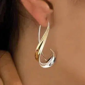 Golden dangling vintage earrings Claire