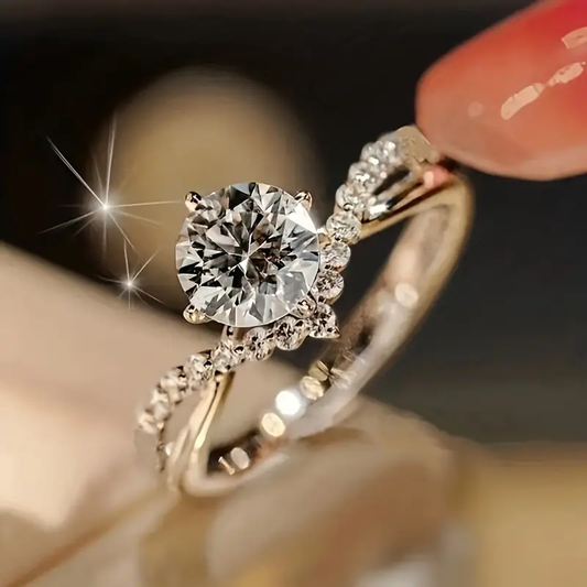 Charming ring with white crystal